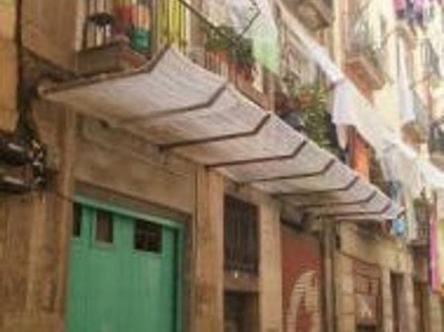 Piso en venta en calle Dels Salvador, Barcelona, de 50 m² 1 habitación por 154.400