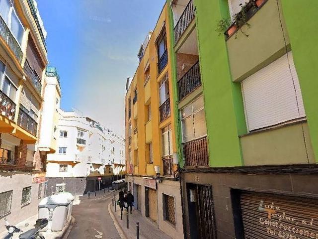 Piso en venta en calle Dels Pirineus, Santa Coloma de Gramanet, de 64 m² 2 habitaciones por 116.000