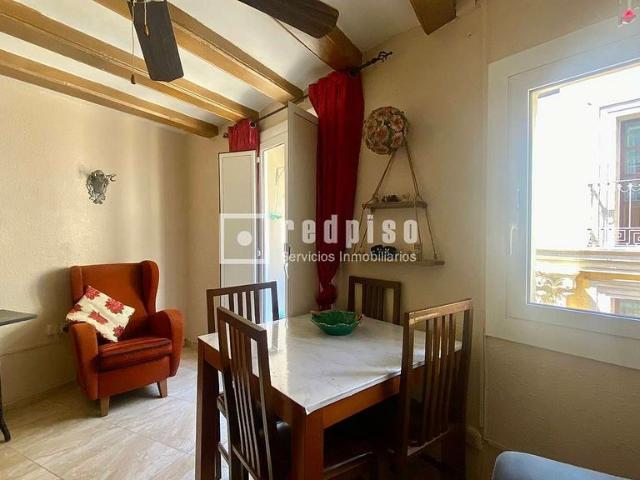 Piso en venta en calle Dels Tallers, Barcelona, de 57 m² 2 habitaciones por 270.000