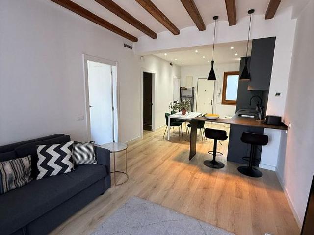 Piso en venta en calle Dels Vigatans, Barcelona, de 68 m² 2 habitaciones por 465.000