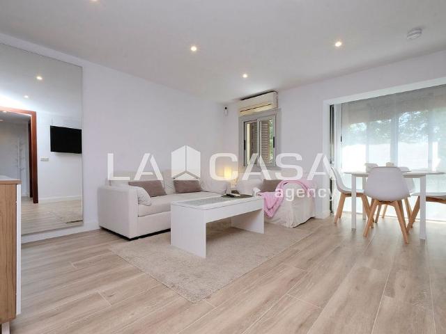 Piso en venta en calle D'empúries, Barcelona, de 42 m² 2 habitaciones por 185.000