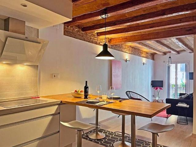 Piso en venta en calle D'en Botella, Barcelona, de 55 m² 2 habitaciones por 250.000