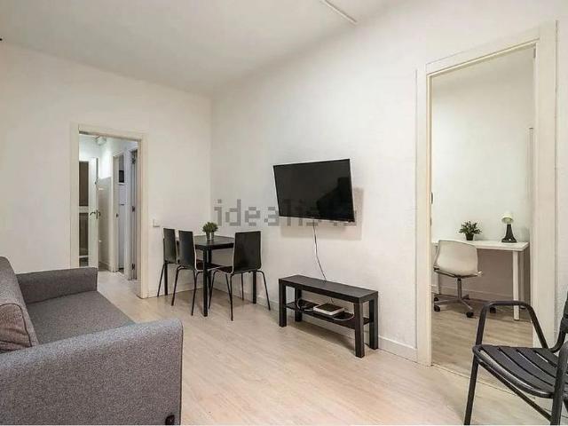Piso en venta en calle D'en Roig, Barcelona, de 52 m² 3 habitaciones por 225.000