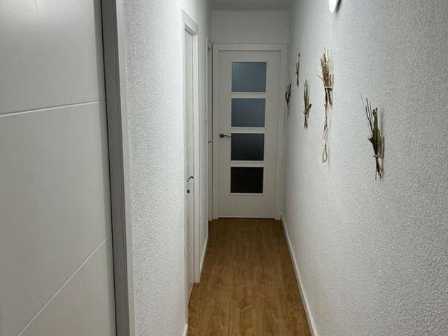 Piso en venta en calle D'enric Casanovas, Barcelona, de 69 m² 3 habitaciones por 220.000