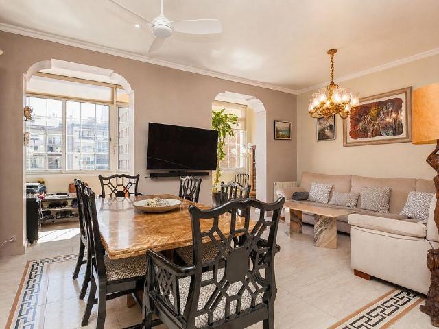 Piso en venta en calle D'enric Granados, Barcelona, de 125 m² 3 habitaciones por 795.000