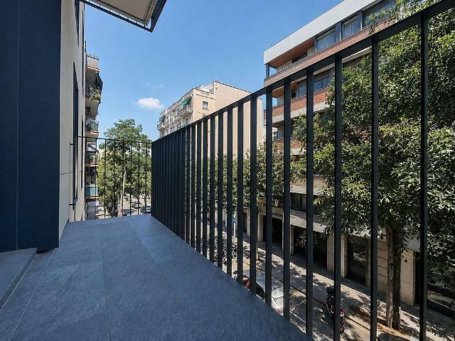 Piso en venta en calle D'escornalbou, Barcelona, de 65 m² 2 habitaciones por 379.000