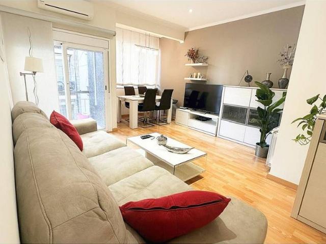 Piso en venta en calle D'ignasi Iglesias, Badalona, de 80 m² 2 habitaciones por 420.000