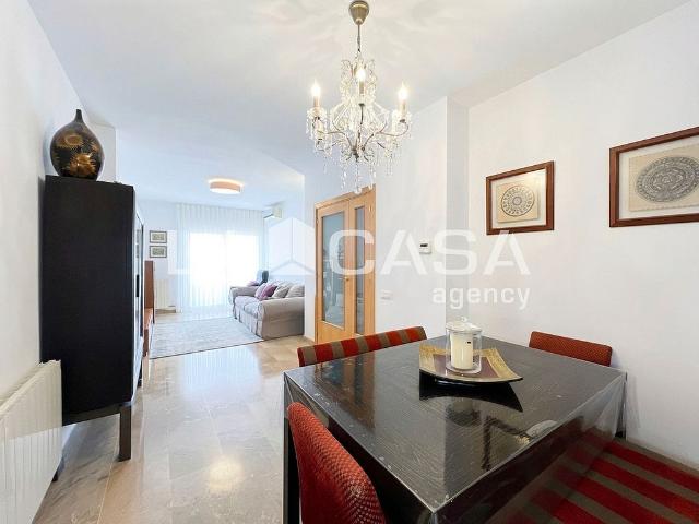 Piso en venta en calle D'isaac Albéniz, Badalona, de 108 m² 4 habitaciones por 349.000