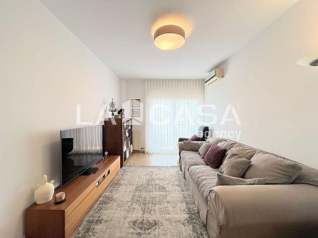 Piso en venta en calle D'isaac Albéniz, Santa Coloma de Gramanet, de 108 m² 4 habitaciones por 349.000