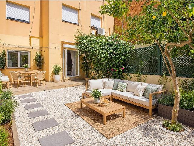 Piso en venta en calle Doctor Cadevall, Barcelona, de 61 m² 2 habitaciones por 320.000