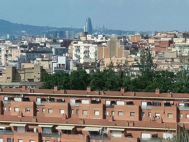 Piso en venta en calle Doctor Robert, Badalona, de 54 m² 3 habitaciones por 275.000