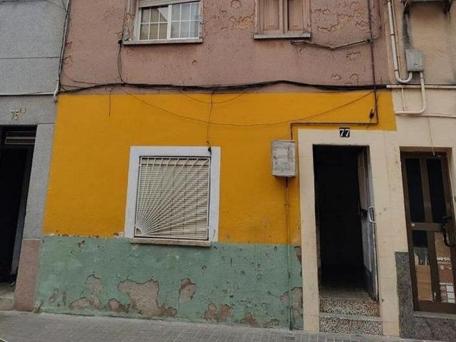 Piso en venta en calle D'osona, Sabadell, de 56 m² 3 habitaciones por 55.900