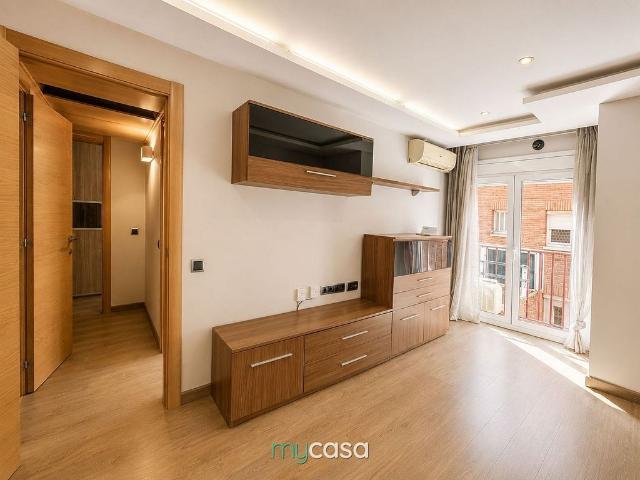 Piso en venta en calle D'otger, Badalona, de 39 m² 2 habitaciones por 178.000