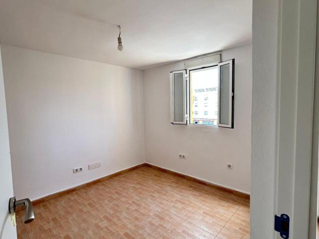 Piso en venta en Calle Dragón, Sevilla LOS PAJARITOS