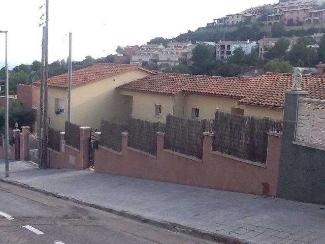Piso en venta en calle Él de Palestina, Calafell, de 137 m² 3 habitaciones por 180.000