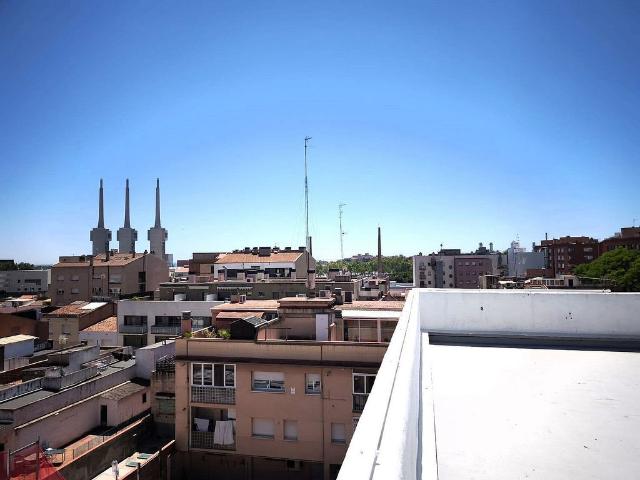 Piso en venta en calle Enric Granados, Badalona, de 80 m² 3 habitaciones por 198.000