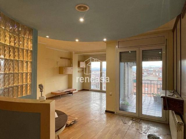 Dúplex en venta en calle Ermengol VI, Lleida, de 200 m² 6 habitaciones por 190.000