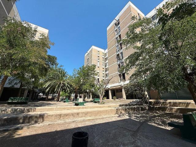 Piso en venta en calle Escocia, Barcelona, de 62 m² 3 habitaciones por 295.000
