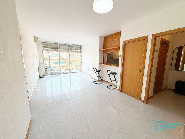 Piso en venta en calle Ferrocarrils Catalans, Barcelona, de 82 m² 4 habitaciones por 360.000