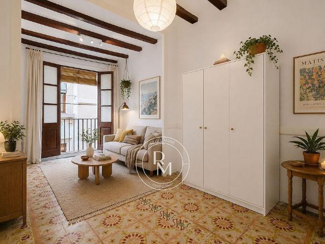 Piso en venta en calle Flor de Lliri, Barcelona, de 61 m² 2 habitaciones por 285.000