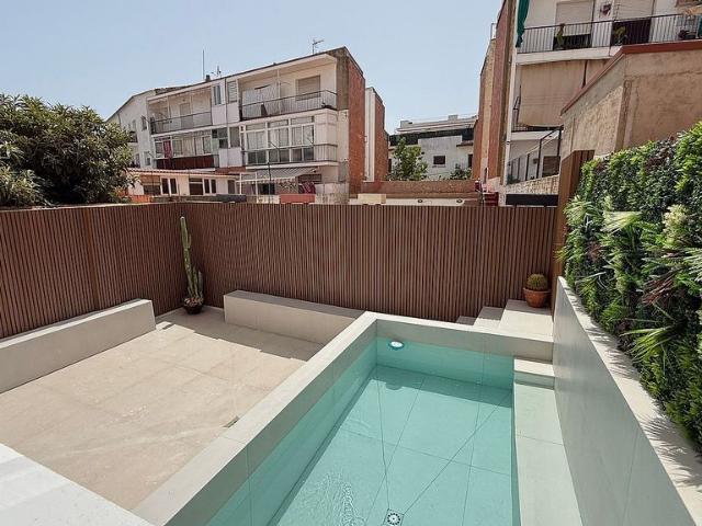 Piso en venta en calle Floreal, Sitges, de 80 m² 3 habitaciones por 545.000