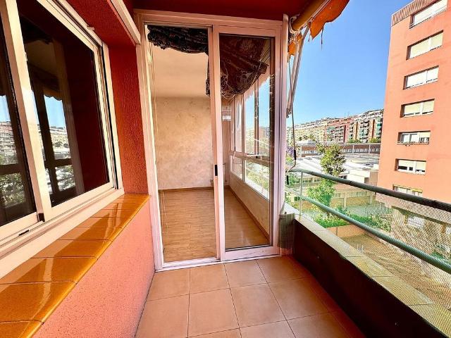 Piso en venta en calle Foneria, Barcelona, de 84 m² 3 habitaciones por 350.000