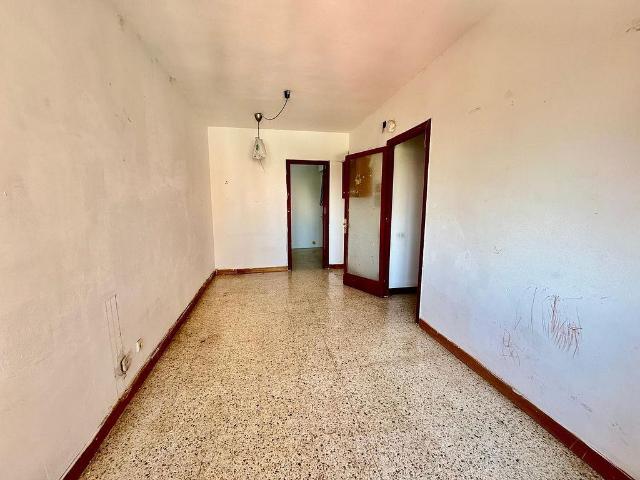 Piso en venta en calle Foneria, Barcelona, de 87 m² 4 habitaciones por 298.000