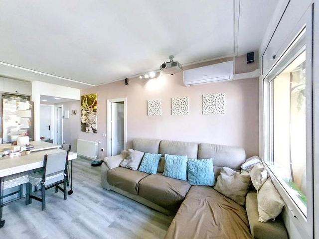 Piso en venta en avenida De Francesc Macià, Sabadell, de 74 m² 2 habitaciones por 299.000