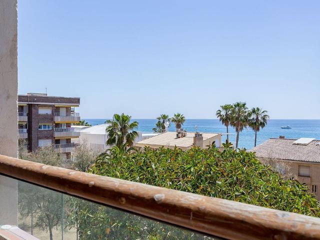 Piso en venta en calle Francesc Macia, Torredembarra, de 111 m² 3 habitaciones por 295.000