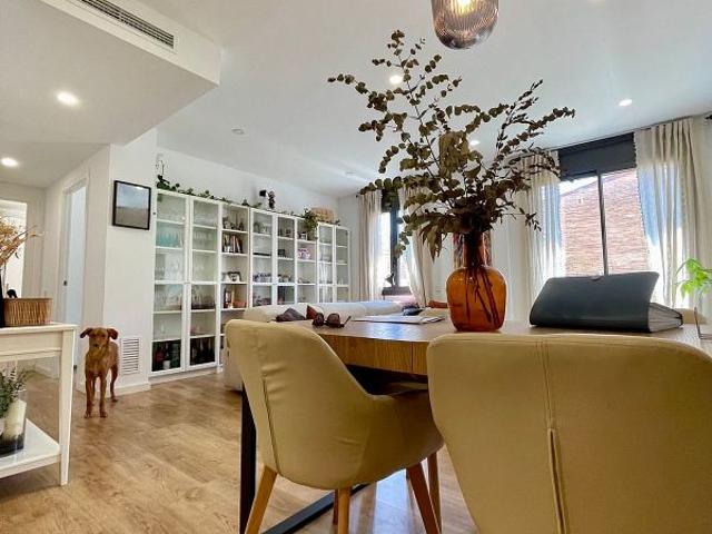 Piso en venta en calle Francesc Pi I Margall de, Sant Boi de Llobregat, de 84 m² 3 habitaciones por 365.000