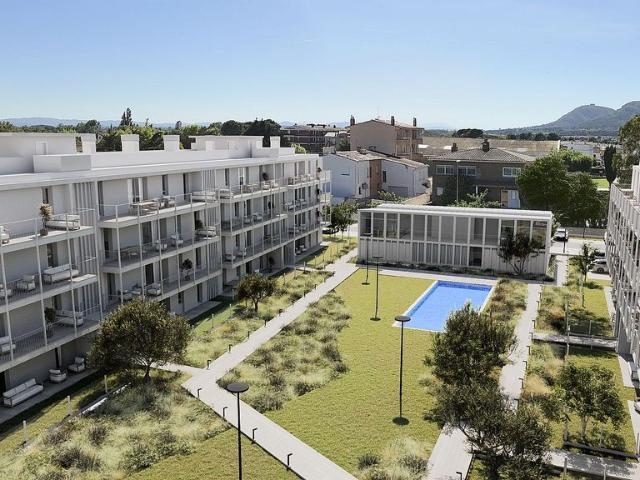 Piso en venta en calle Garrotxa, Torroella de Montgrí, de 89 m² 2 habitaciones por 287.000