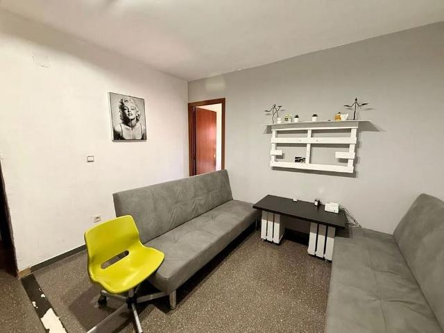 Piso en venta en calle Gelida, Barcelona, de 117 m² 4 habitaciones por 500.000
