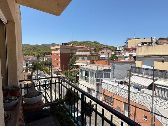 Piso en venta en calle Giralda, Castelldefels, de 71 m² 3 habitaciones por 230.000