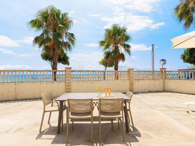 Piso en venta en calle Gladiols, Cambrils, de 65 m² 3 habitaciones por 495.000