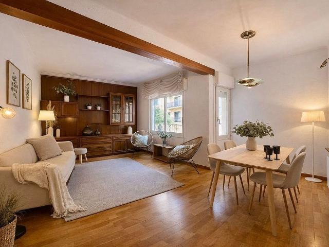Piso en venta en calle Gomis, Barcelona, de 75 m² 3 habitaciones por 400.000