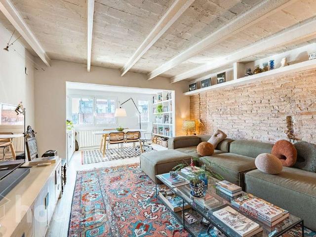 Ático en venta en calle Gran de Gràcia, Barcelona, de 91 m² 1 habitación por 485.000