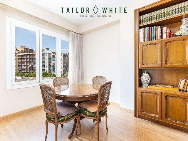Piso en venta en calle Gran Via de Carles III, Barcelona, de 81 m² 3 habitaciones por 589.999
