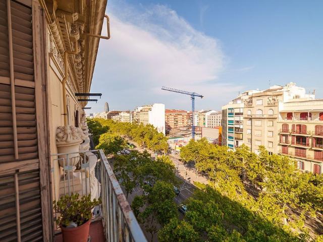 Piso en venta en calle Gran Via de Les Corts Catalanes, Barcelona, de 106 m² 5 habitaciones por 575.000