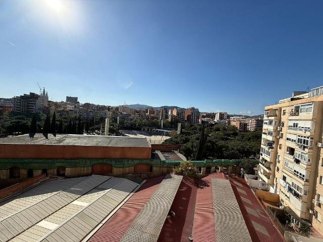 Piso en venta en calle Gran Via de Les Corts Catalanes, Barcelona, de 58 m² 3 habitaciones por 359.000