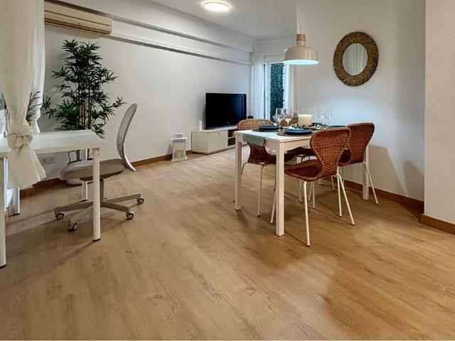 Piso en venta en calle Gran Via de Les Corts Catalanes, Barcelona, de 64 m² 2 habitaciones por 339.000