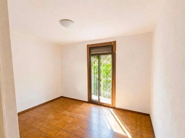 Piso en venta en calle Gran Via de Les Corts Catalanes, Barcelona, de 67 m² 3 habitaciones por 370.000