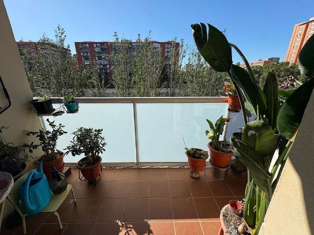Piso en venta en calle Gran Via de Les Corts Catalanes, Barcelona, de 68 m² 3 habitaciones por 290.000
