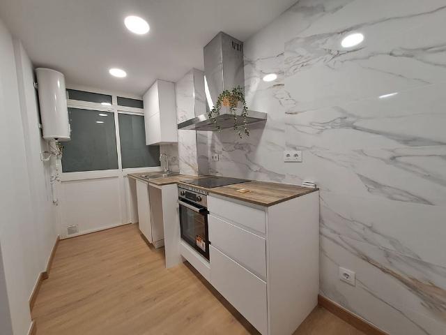 Piso en venta en calle Gran Via de Les Corts Catalanes, Barcelona, de 60 m² 2 habitaciones por 339.000
