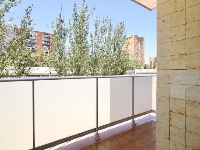 Piso en venta en calle Gran Via de Les Corts Catalanes, Barcelona, de 62 m² 3 habitaciones por 288.000