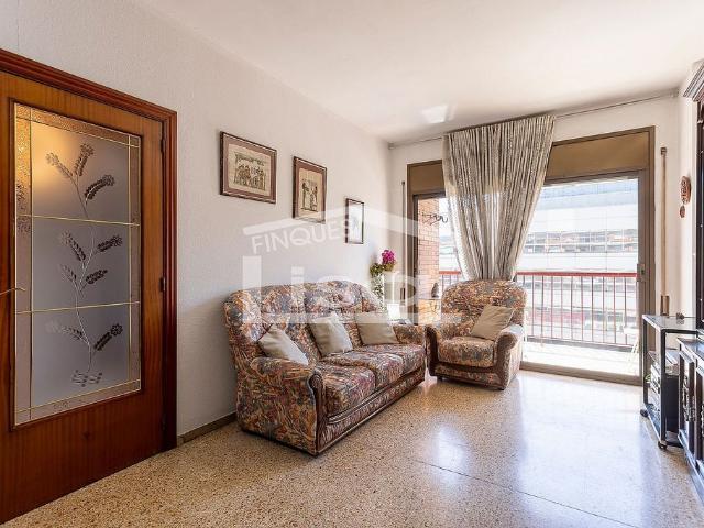 Piso en venta en calle Gran Via de Les Corts Catalanes, Barcelona, de 76 m² 3 habitaciones por 400.000