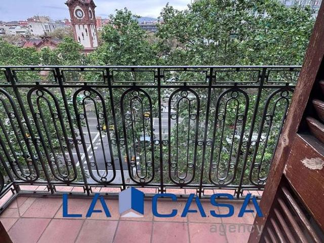 Piso en venta en calle Gran Via de Les Corts Catalanes, Barcelona, de 72 m² 3 habitaciones por 360.000