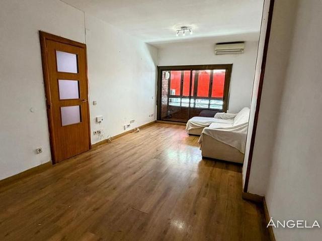 Piso en venta en calle Gran Via de Les Corts Catalanes, Barcelona, de 81 m² 4 habitaciones por 379.000