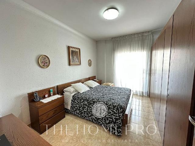 Piso en venta en calle Gran Via de Les Corts Catalanes, Barcelona, de 83 m² 3 habitaciones por 270.000