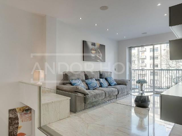 Piso en venta en calle Gran Via de Les Corts Catalanes, Barcelona, de 90 m² 3 habitaciones por 650.000
