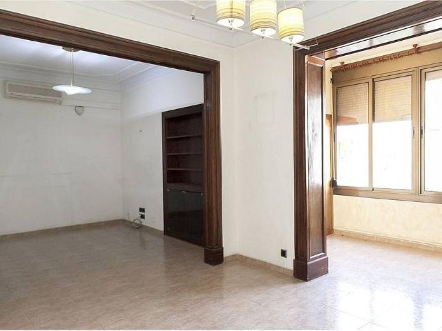 Piso en venta en calle Gran Via de Les Corts Catalanes, Barcelona, de 90 m² 4 habitaciones por 460.000
